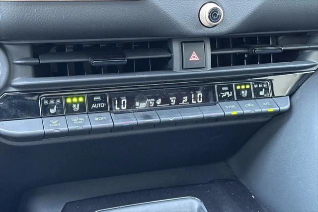 2025 Toyota Crown Platinum