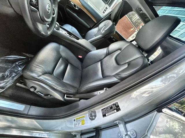 2021 Volvo XC90 Recharge T8 Inscription Expression 6 Passenger