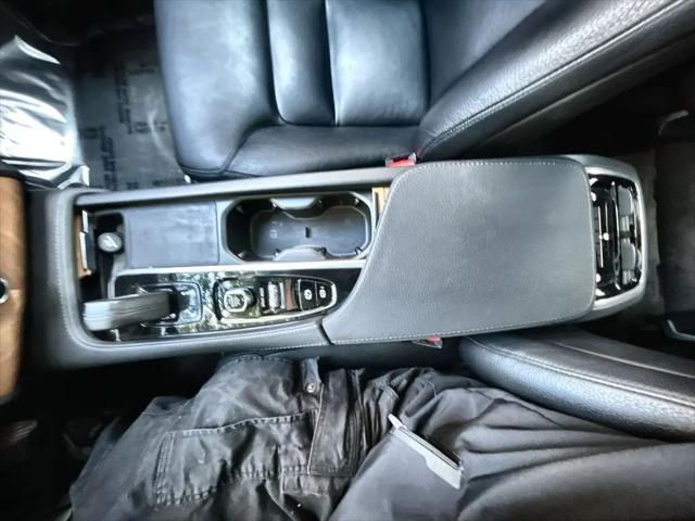 2021 Volvo XC90 Recharge T8 Inscription Expression 6 Passenger