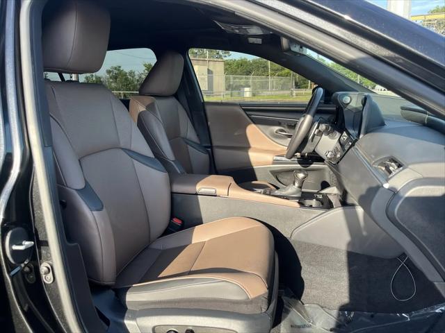 2024 Lexus ES 300h ES 300h