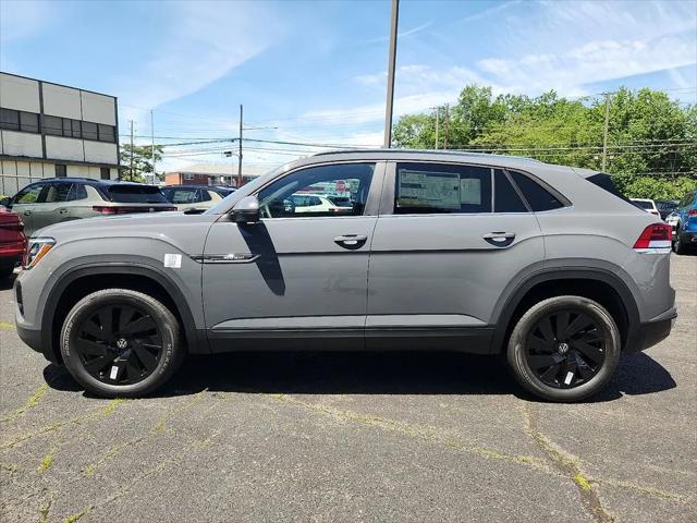 2026 Volkswagen Atlas Cross Sport SE with Technology