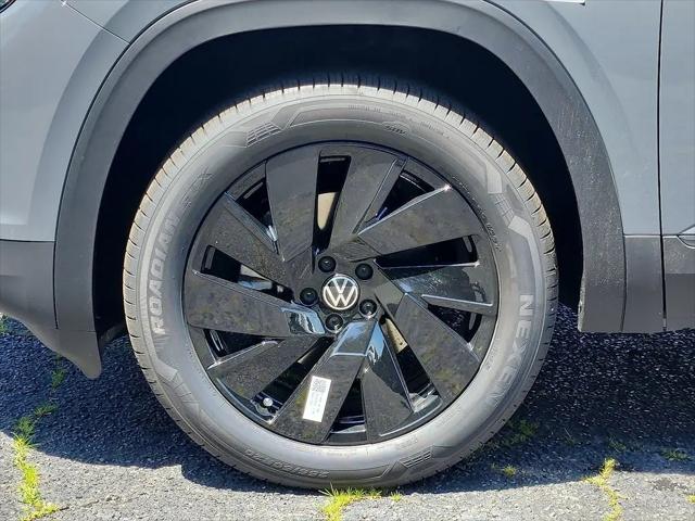 2026 Volkswagen Atlas Cross Sport SE with Technology