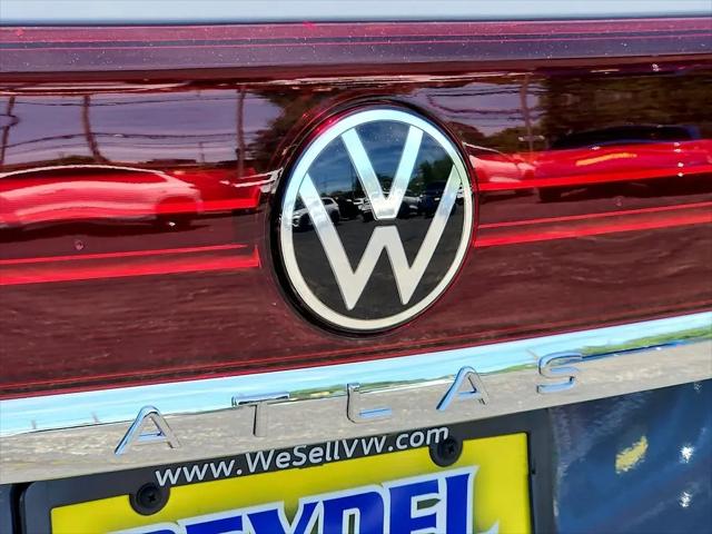 2026 Volkswagen Atlas Cross Sport SE with Technology