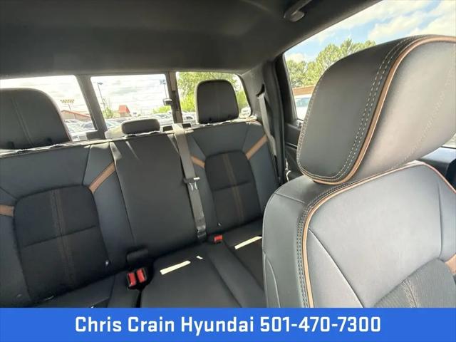 2025 GMC Canyon 4WD AT4
