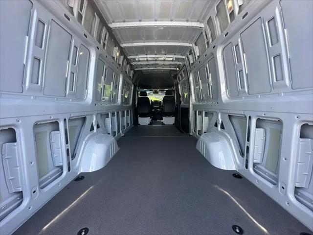 2025 Mercedes-Benz Sprinter 2500 High Roof 4-Cyl Diesel