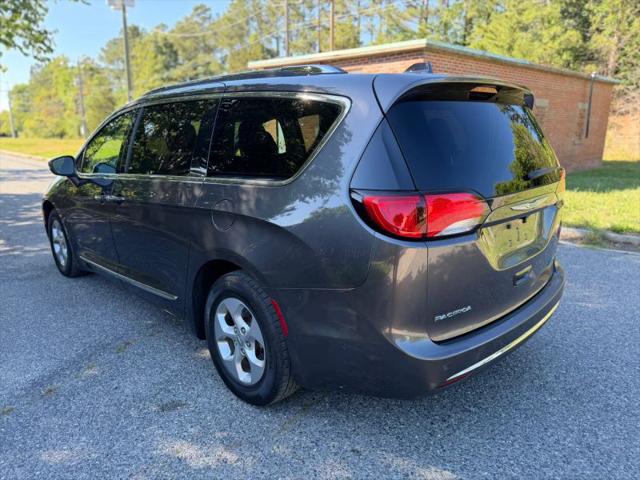2017 Chrysler Pacifica Hybrid Platinum
