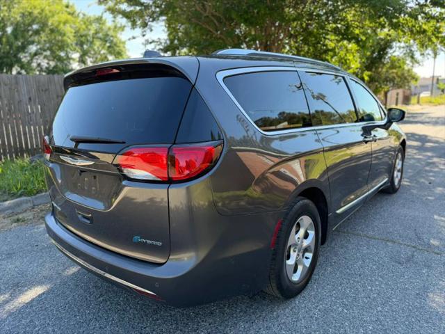 2017 Chrysler Pacifica Hybrid Platinum