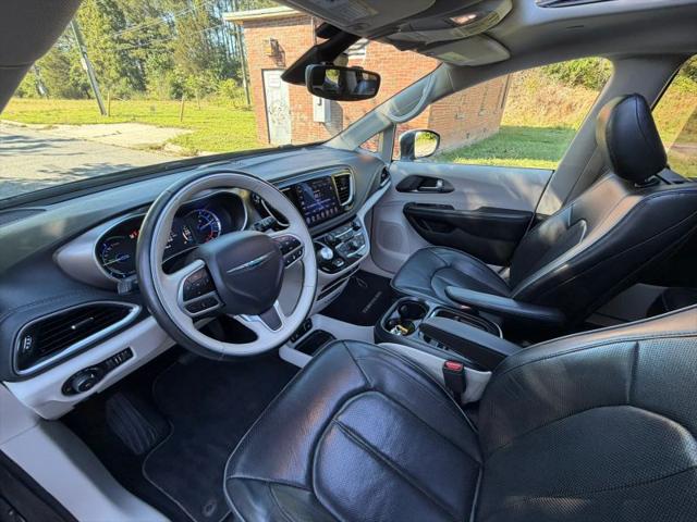 2017 Chrysler Pacifica Hybrid Platinum