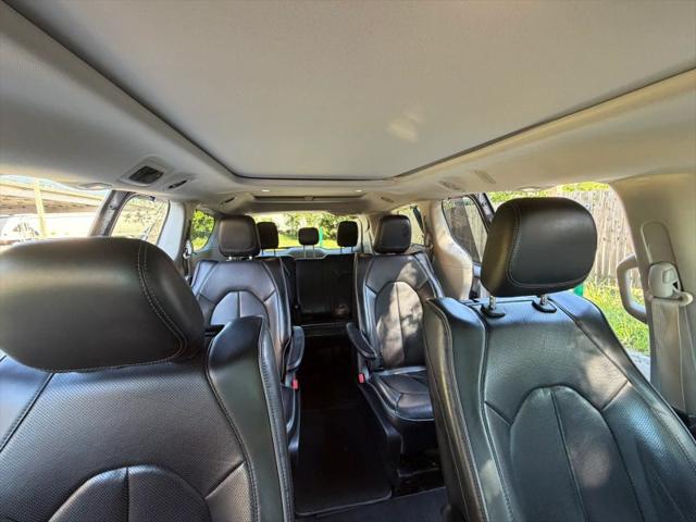 2017 Chrysler Pacifica Hybrid Platinum