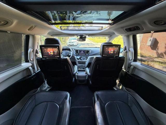2017 Chrysler Pacifica Hybrid Platinum
