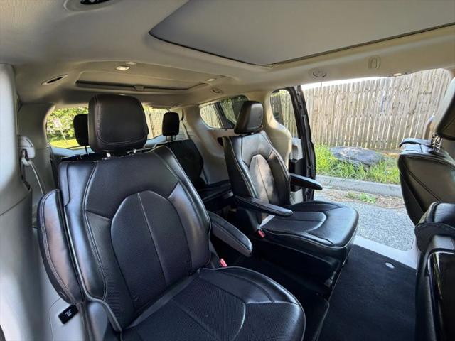 2017 Chrysler Pacifica Hybrid Platinum