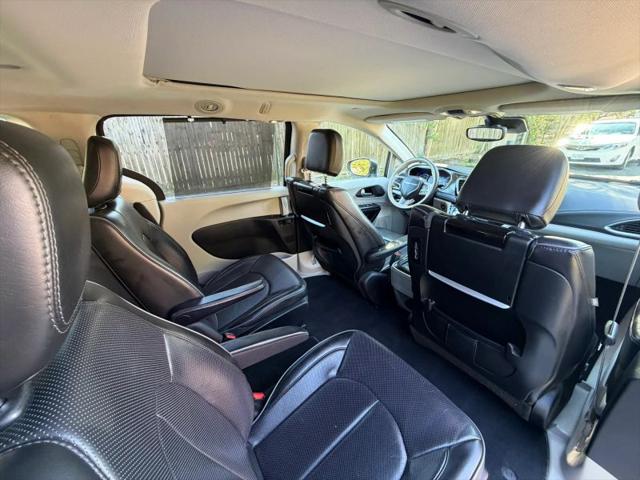 2017 Chrysler Pacifica Hybrid Platinum