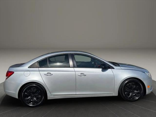 2013 Chevrolet Cruze LS Manual