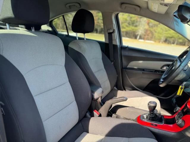 2013 Chevrolet Cruze LS Manual