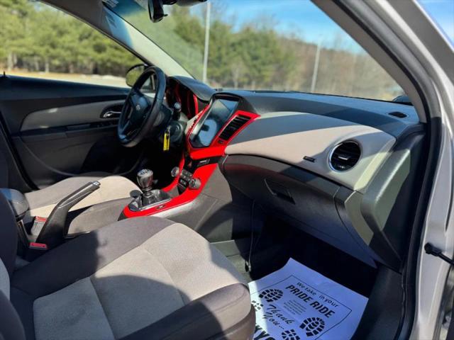 2013 Chevrolet Cruze LS Manual