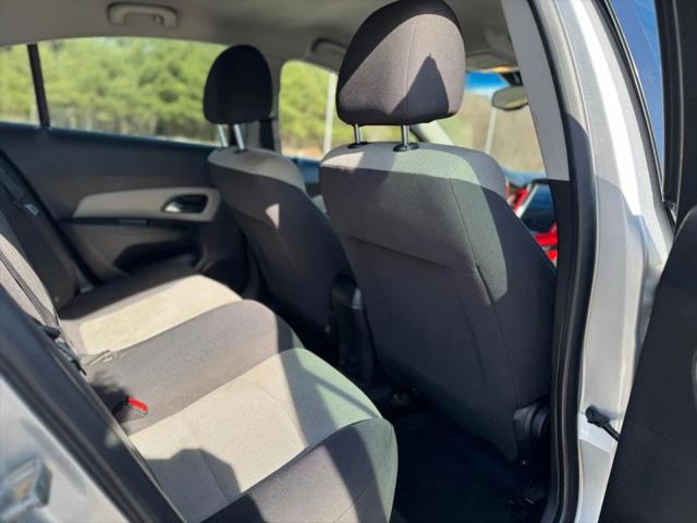 2013 Chevrolet Cruze LS Manual