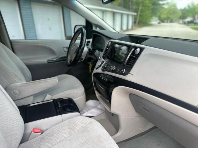 2011 Toyota Sienna LE