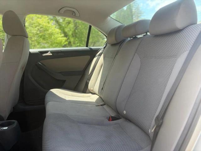 2012 Volkswagen Jetta 2.0L S