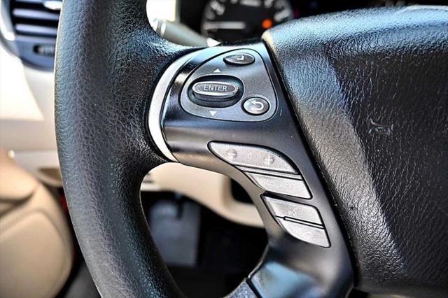 2017 Nissan Pathfinder S