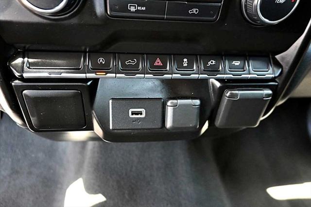 2020 Chevrolet Silverado 1500 2WD Crew Cab Short Bed Custom
