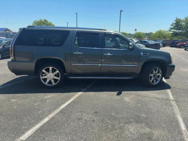 2011 Cadillac Escalade ESV Luxury