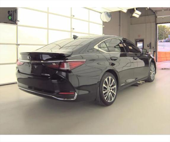 2019 Lexus ES 300h Luxury