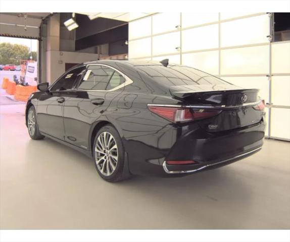 2019 Lexus ES 300h Luxury