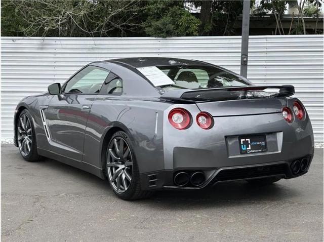2015 Nissan GT-R Premium
