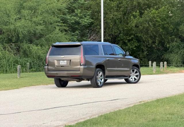 2016 Cadillac Escalade ESV Luxury Collection