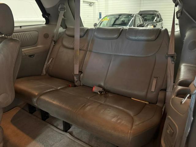 2005 Toyota Sienna XLE