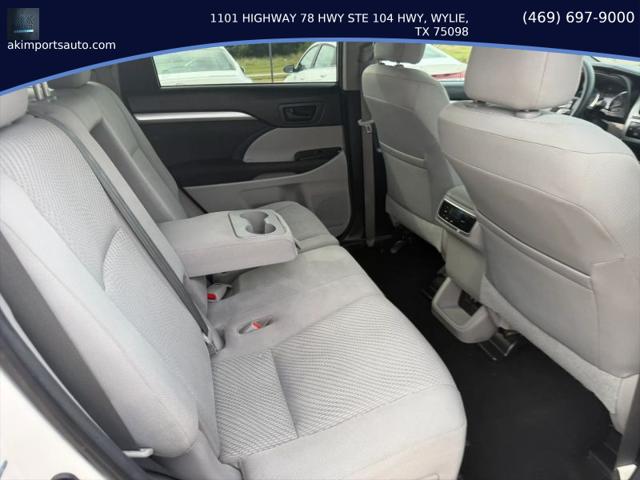 2017 Toyota Highlander LE