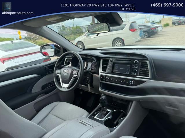 2017 Toyota Highlander LE