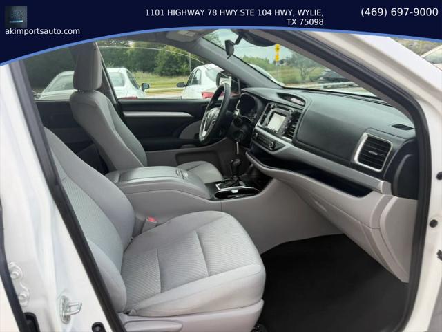 2017 Toyota Highlander LE