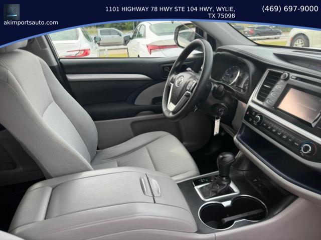 2017 Toyota Highlander LE