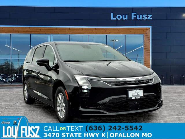 2027 Chrysler Pacifica Select for sale in O Fallon, MO