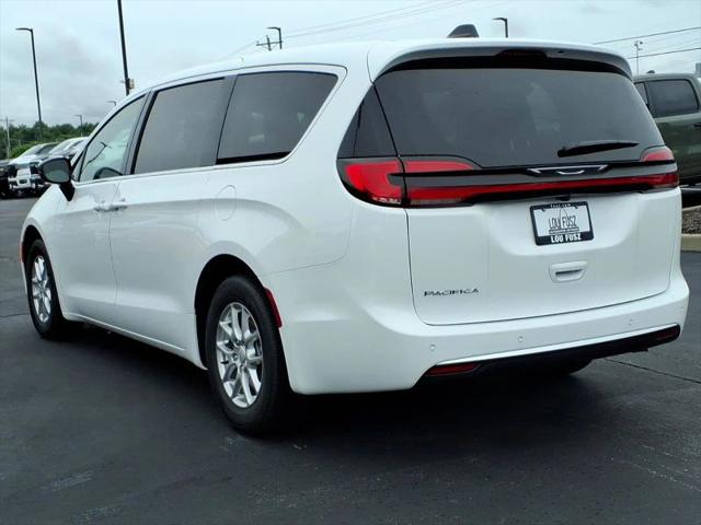 2027 Chrysler Pacifica Select