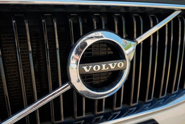 2019 Volvo XC90 T6 Momentum