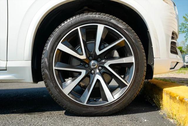 2019 Volvo XC90 T6 Momentum