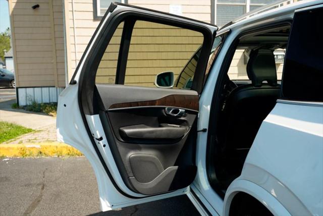 2019 Volvo XC90 T6 Momentum