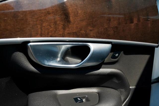 2019 Volvo XC90 T6 Momentum