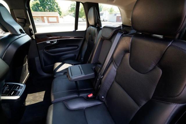 2019 Volvo XC90 T6 Momentum
