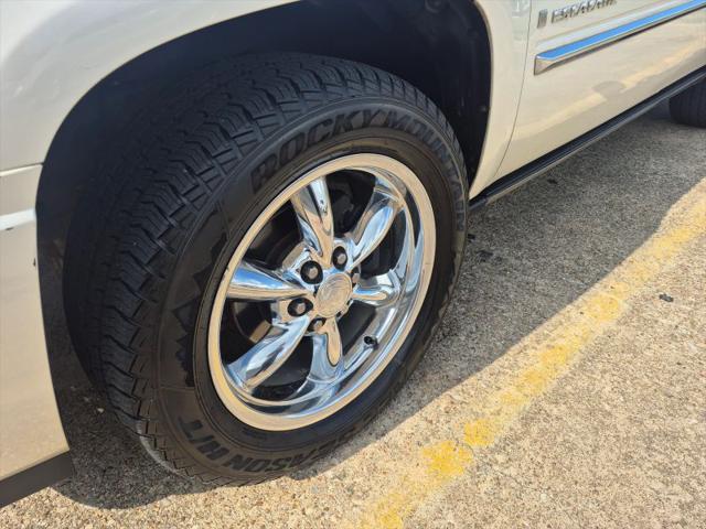 2007 Cadillac Escalade Standard