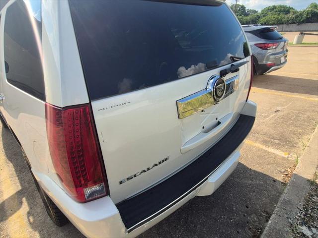 2007 Cadillac Escalade Standard