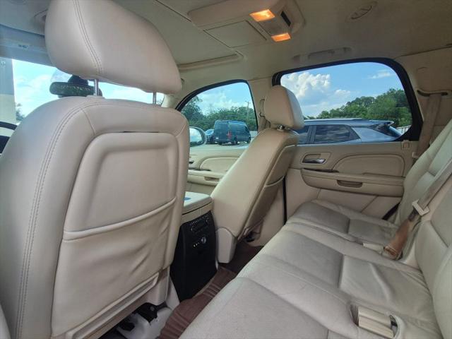 2007 Cadillac Escalade Standard