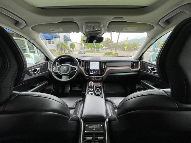 2023 Volvo XC60 B5 Ultimate Bright Theme