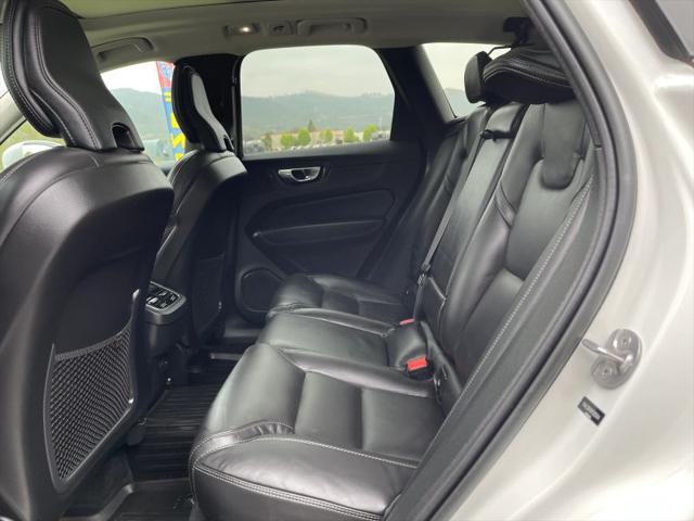 2023 Volvo XC60 B5 Ultimate Bright Theme