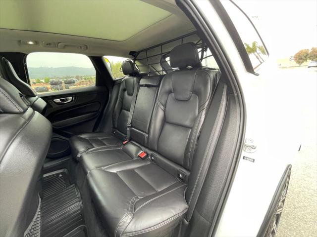 2023 Volvo XC60 B5 Ultimate Bright Theme