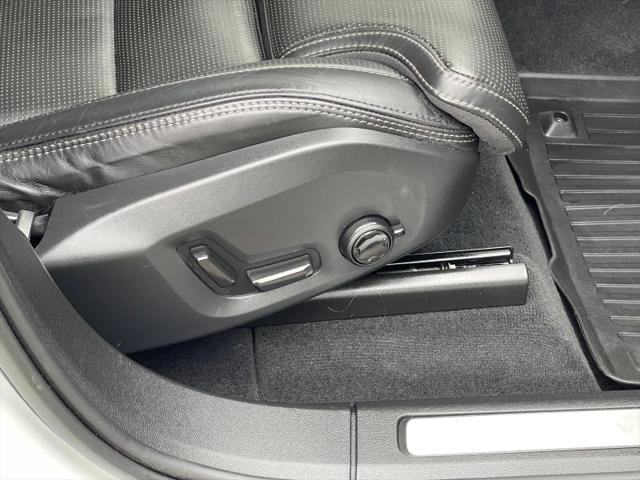 2023 Volvo XC60 B5 Ultimate Bright Theme