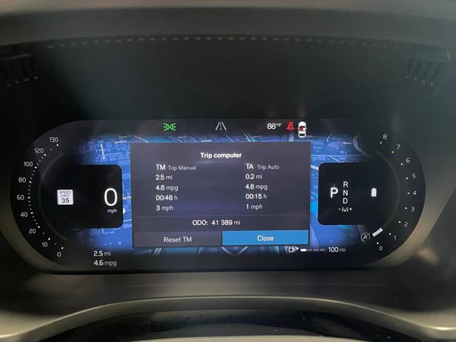 2023 Volvo XC60 B5 Ultimate Bright Theme