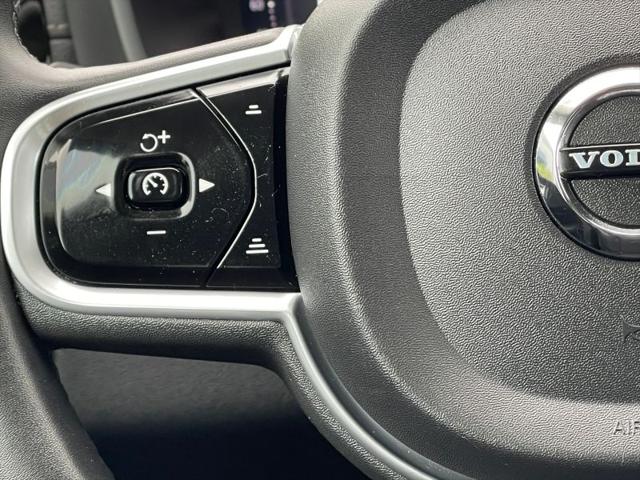 2023 Volvo XC60 B5 Ultimate Bright Theme
